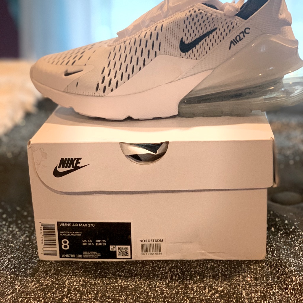 Brand New Nike Air 270 Never Worn